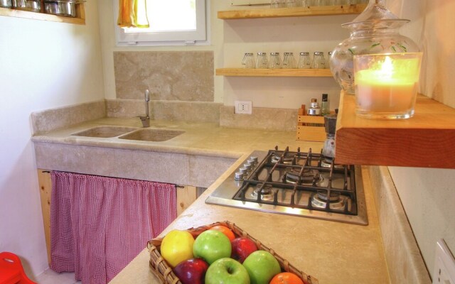 Luxurious Villa in Monte San Savino with Jacuzzi