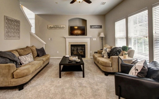 4 Bedroom, Cavonnier Lane