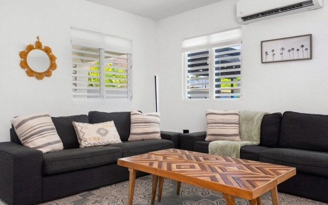 Walk to Beach or Swim in the Pool, 4 Bedrooms 4 Home by Redawning — фото 5