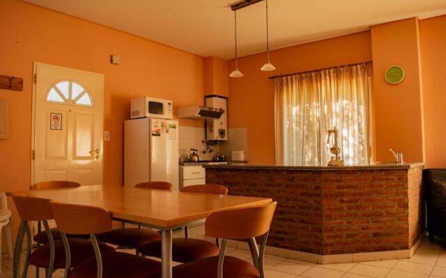 Los Robles Apart Hotel
