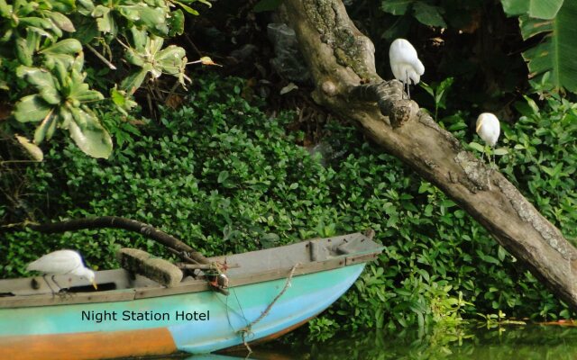 Night Station Hotel