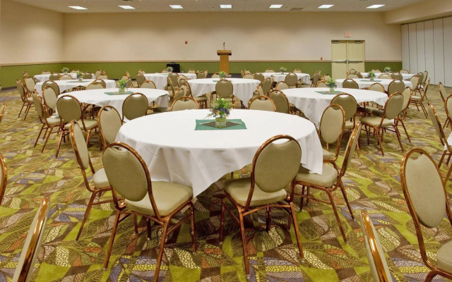 Holiday Inn Kansas City Airport by IHG