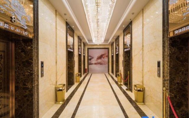 Pengcheng Apartment