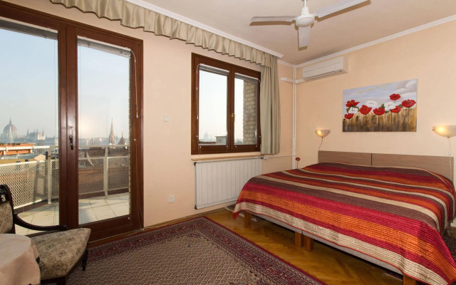 Budavar Bed and Breakfast