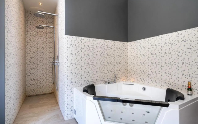 The Rose Suites