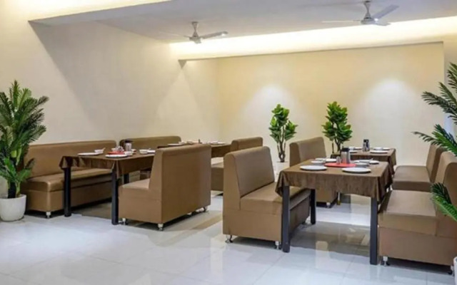 Omkar Executive by OYO Rooms