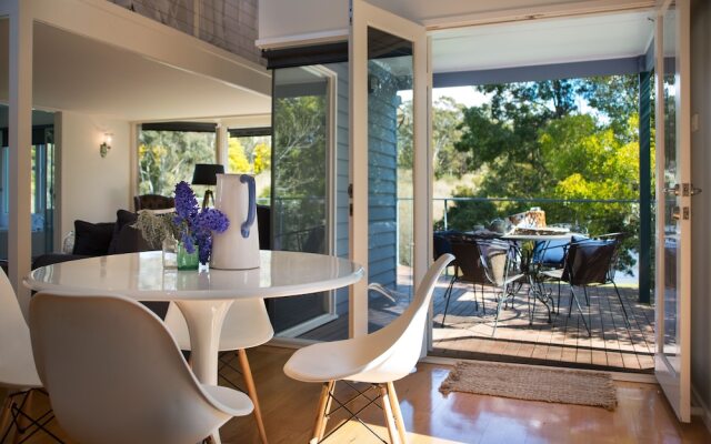 Boatshed Villa Green Door