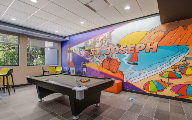 Tru by Hilton Saint Joseph