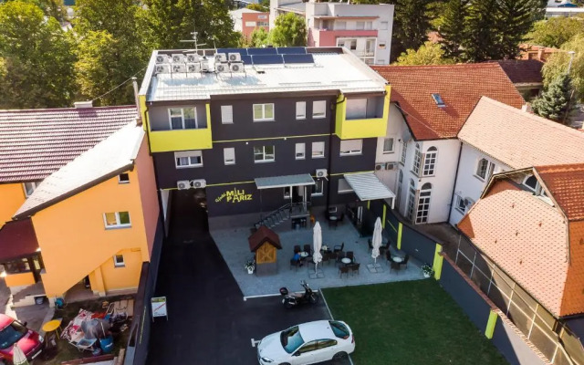 Hostel Mali Pariz