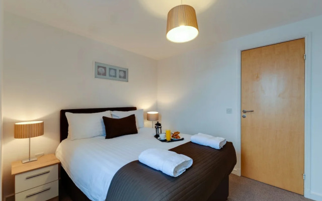 Base Serviced Apartments - The Docks