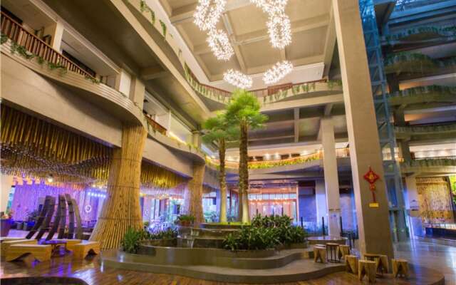 Poly Phoenix Hotel