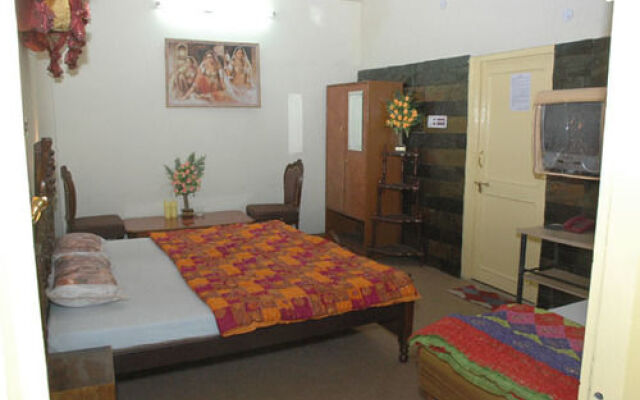 Royal Aashiyana Palace