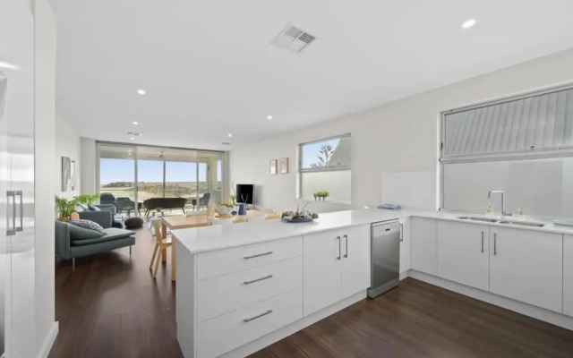 Meander ~ Dreamy Abode with Unrivaled Views