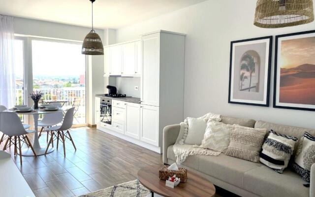 The Palm 1 - free parking central apartment