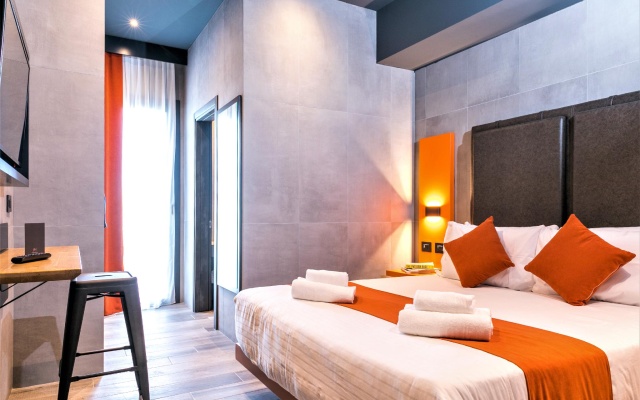 Double room (full double bed)