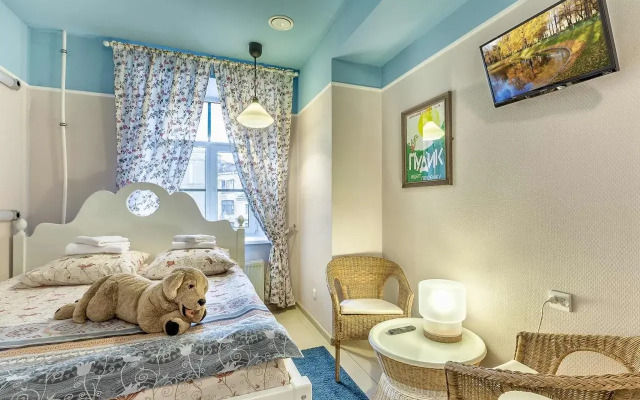 Friends by Gostiny Dvor