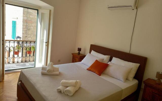 Old Town Sea Gate Apartment