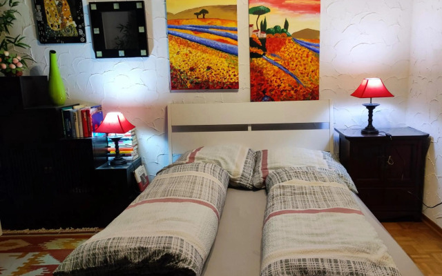 Uni, FH, Gesundheits Campus nähe, Zimmer mit Garten & Terrasse