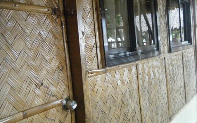 Paniman Bay lodge