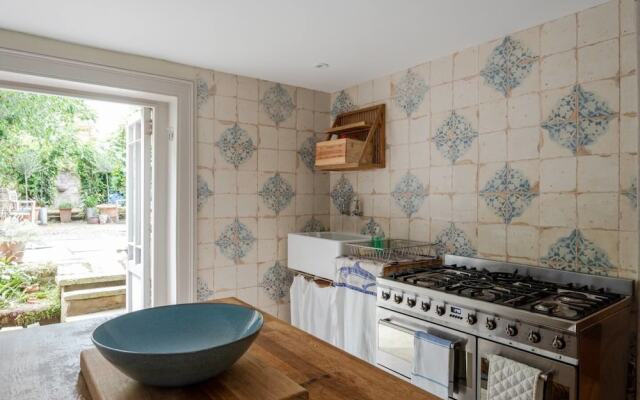 3 Bedroom 19th Century Georgian Townhouse
