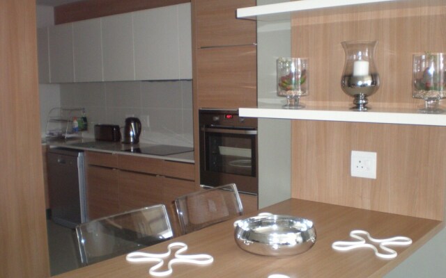 Island Letting-Crystal towers