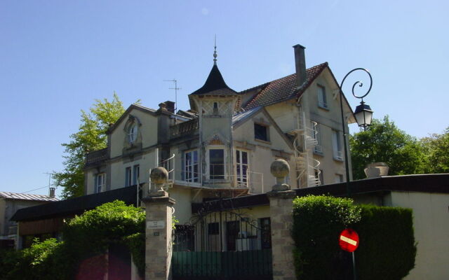 Budget Inn Barbizon-Fontainebleau