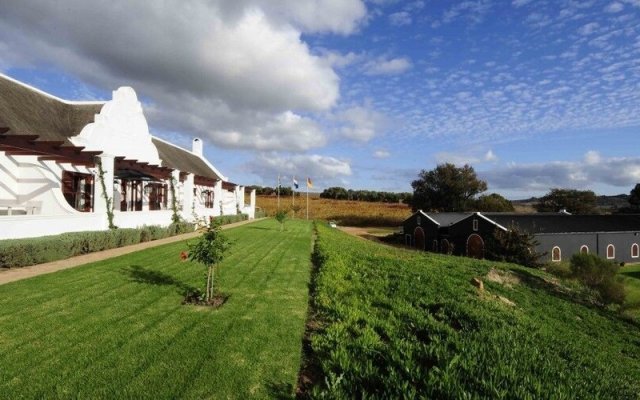 Aaldering Vineyards, Winefarm & Luxury Lodges