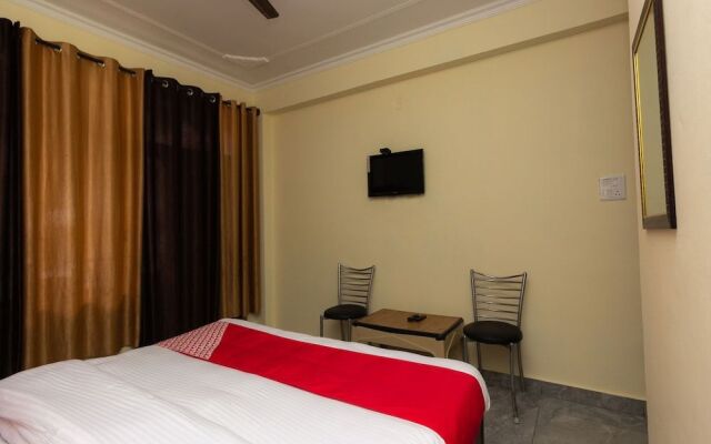 Oyo 23392 Hotel Om Palace