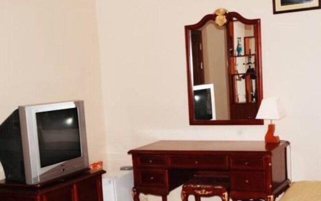 Lijiang Old Town Castle Hotel