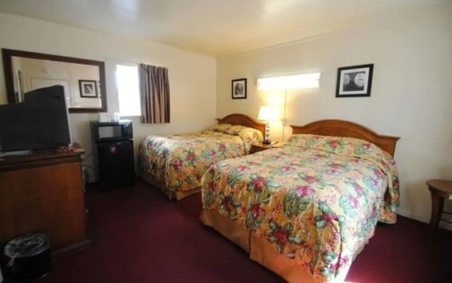 Lee High Inn