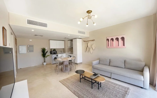 Xuru Stays I Homestyle & Summery 1bdr@ Mangroovy Free Beach Pool