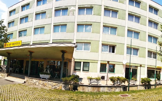Nap Hotel