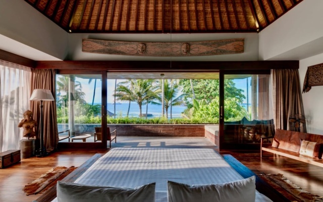 Secluded Beachfront Villa Manis, 5br, Candidasa – Guest Rooms – Candi Dasa