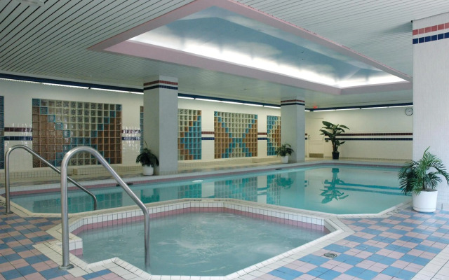 Cartier Place Suite Hotel