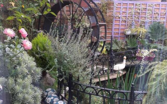 Railway Retreat No4 Comberton Terrace