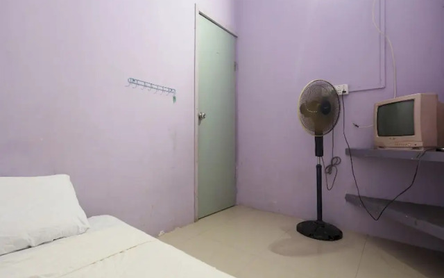 SPOT ON 93276 Fendi 2 Homestay SyariahNearPelabuhan Feri Batam Centre