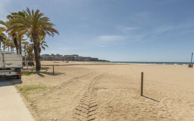 Urban Apartment in Salou near Playa Levant Sea Beach