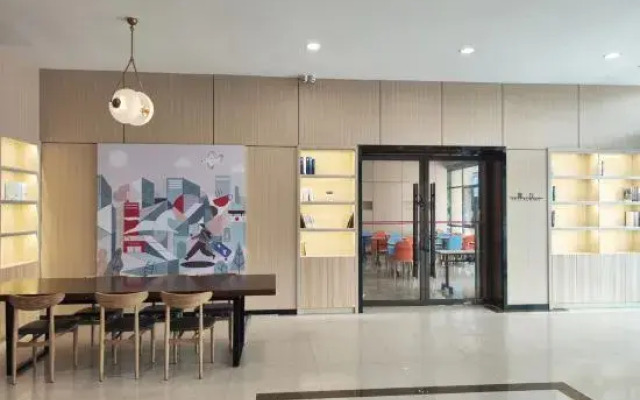 HanTing Hotel (Huanggang Hong'an Walmart Plaza)