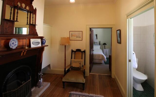 Christopher Hall's Colonial Accommodation