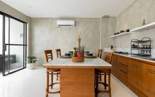 4BR Luxe Pool Villa Canggu near Finns
