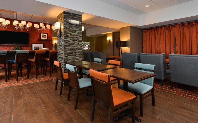 Hampton Inn Chicago-Carol Stream