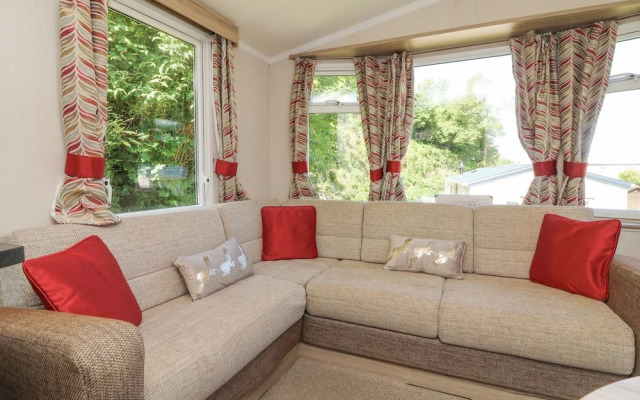 25 Manleigh Park