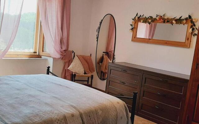 Beautiful 2-bed House in Longoio, Bagni Di Lucca