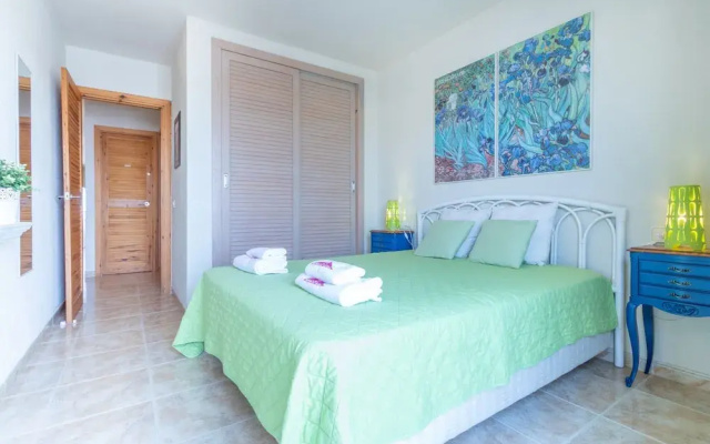 Apartment in Empuriabrava With Sea Views