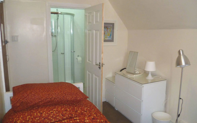 Number Twenty-Five Guesthouse