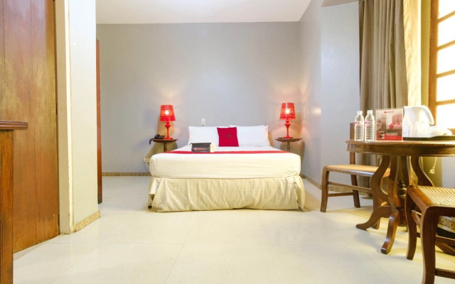 RedDoorz Plus @ Calle Crisologo Vigan