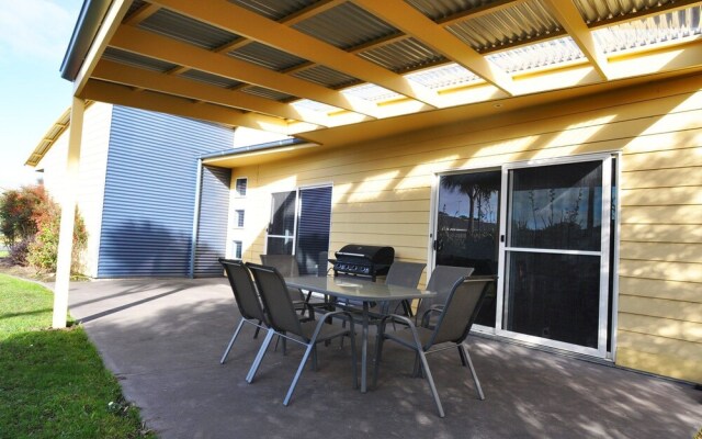 Flying Colours - Free Wifi!