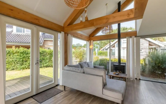 Enjoy Luxury and Comfort in Holiday Villa Kavel 10