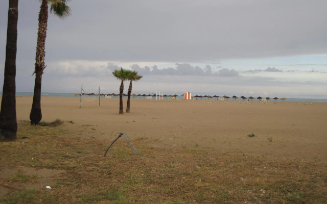 Casa con jardín frente Playa de Burriana
