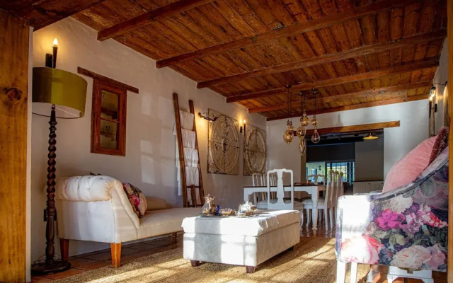 Oak Falls Accommodation